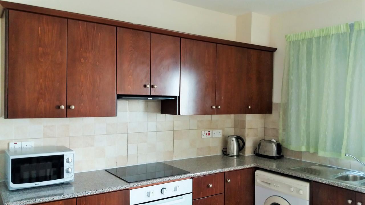 101 Mandritis Court Apartment Larnaca Exterior photo